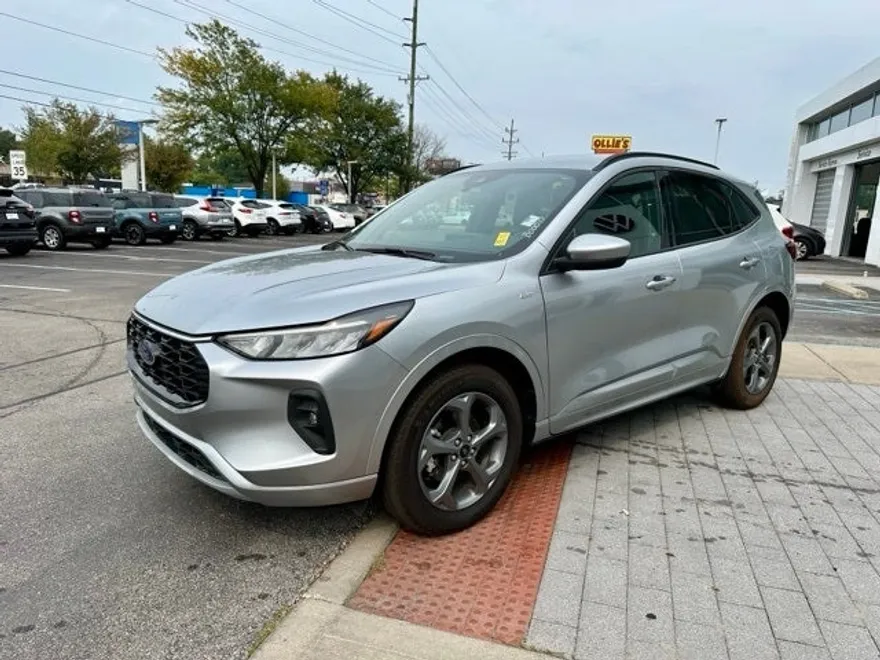 2023 Ford Escape ST-Line Select photo 1