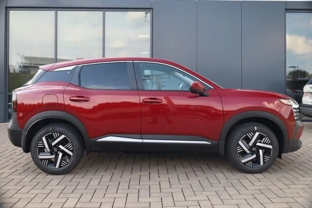 2025 Nissan Kicks SV photo 1