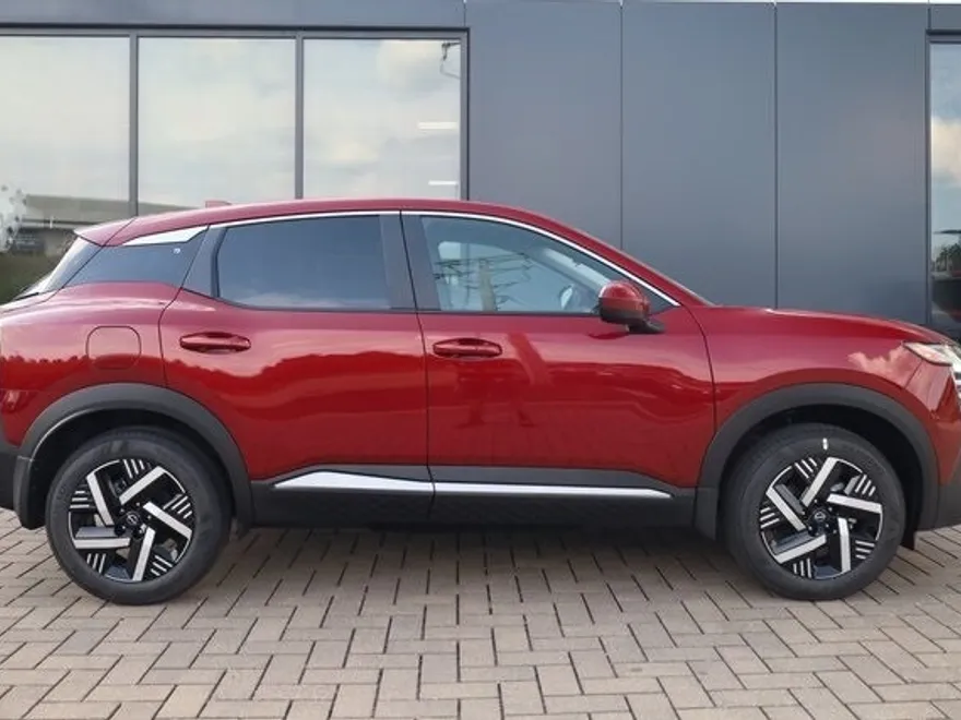 2025 Nissan Kicks SV photo 1