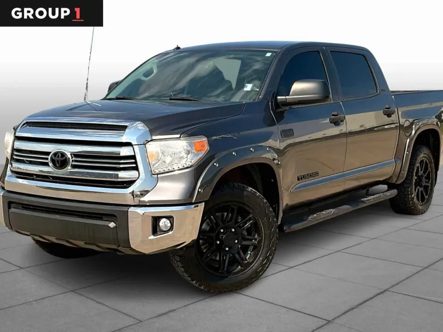 2017 Toyota Tundra SR5 photo 1