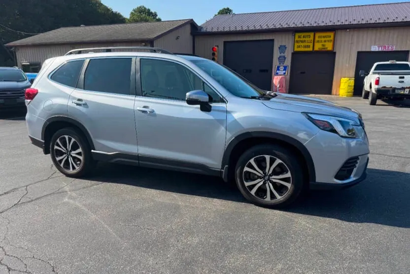 2023 Subaru Forester Limited photo 1