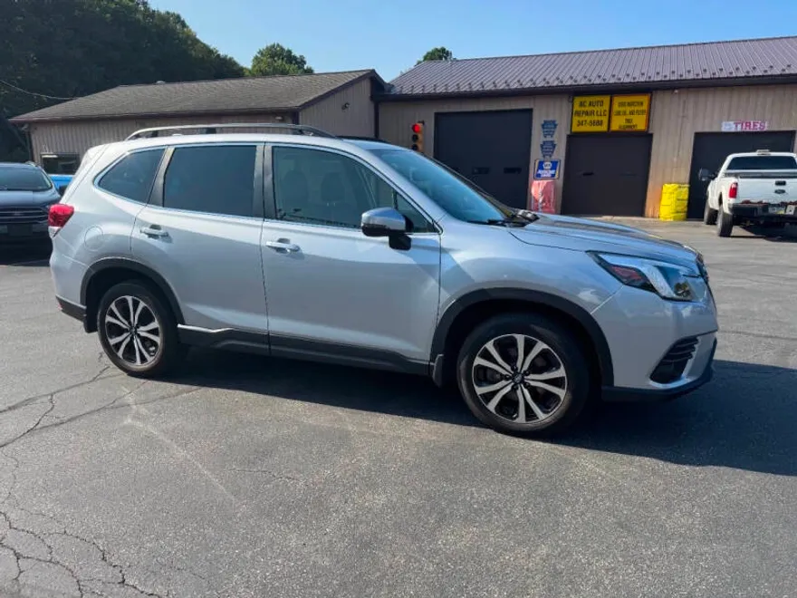 2023 Subaru Forester Limited photo 1