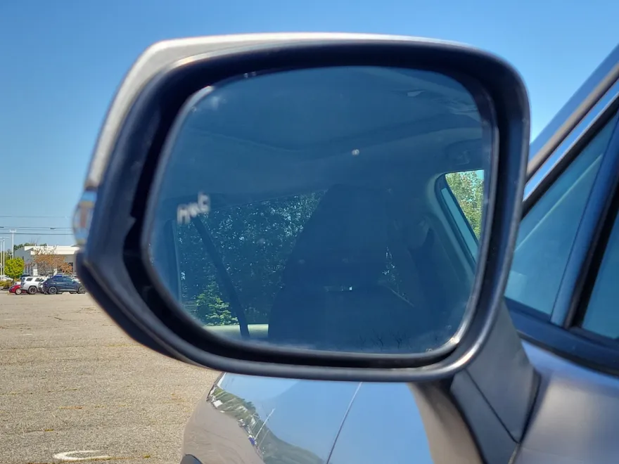 2022 Toyota RAV4 Hybrid XLE photo 1