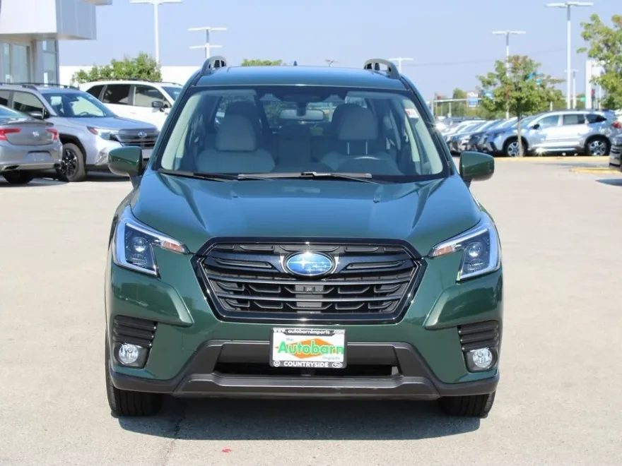 2023 Subaru Forester Premium photo 1
