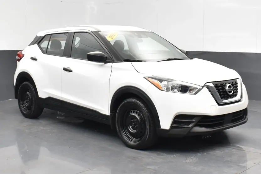 2020 Nissan Kicks S photo 1