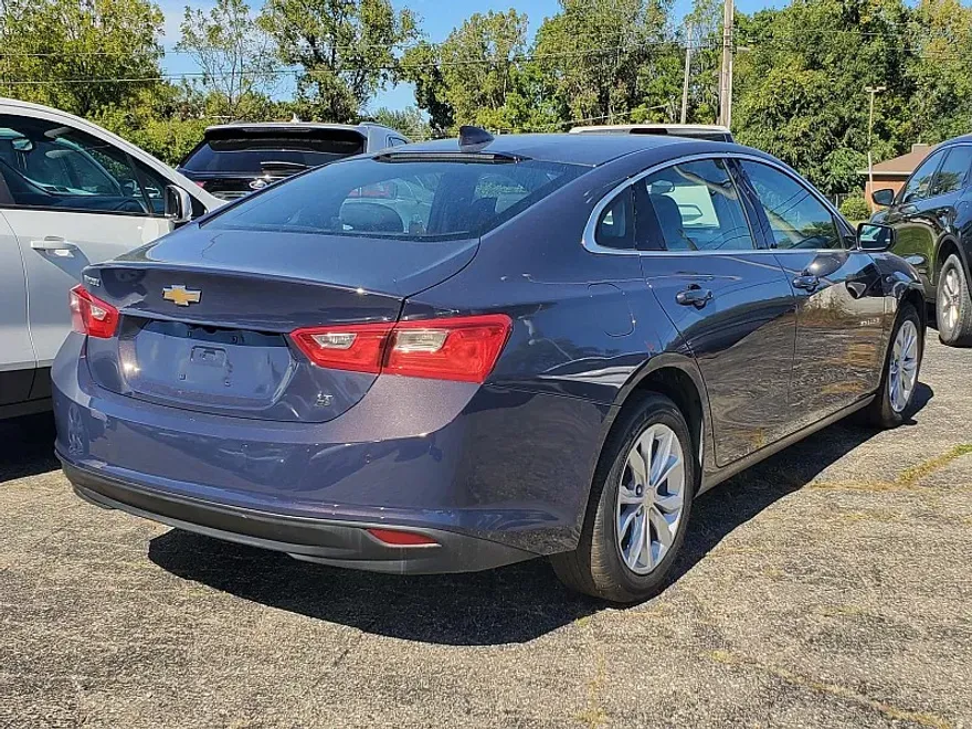 2025 Chevrolet Malibu 1LT photo 1