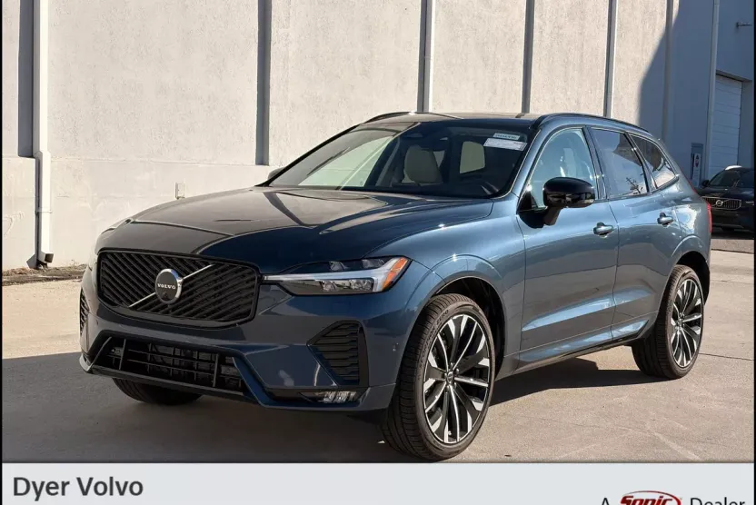 2026 Volvo XC60 B5 photo 1