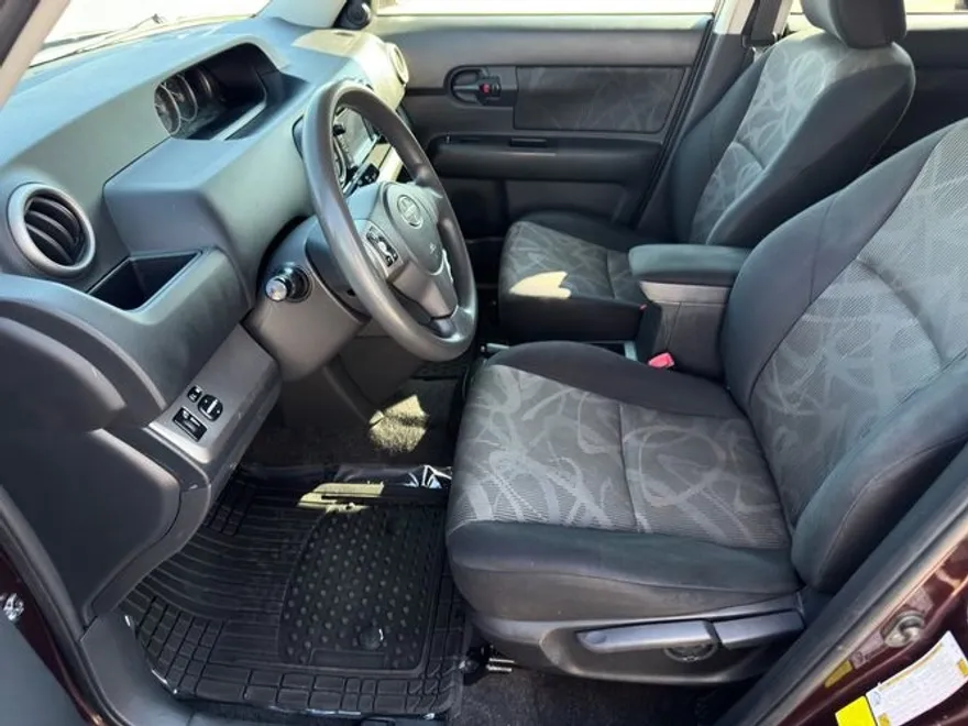 2015 Scion xB Base photo 10