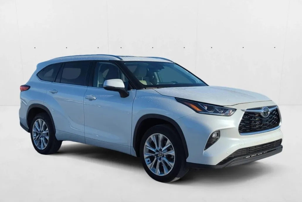 2023 Toyota Highlander Limited photo 1