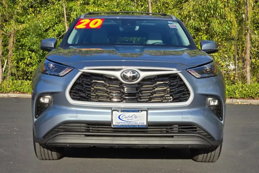 2022 Toyota Highlander XLE photo 1