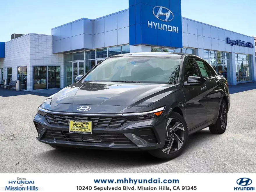 2025 Hyundai Elantra SEL Sport photo 1