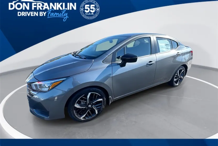 2025 Nissan Versa 1.6 SR photo 1