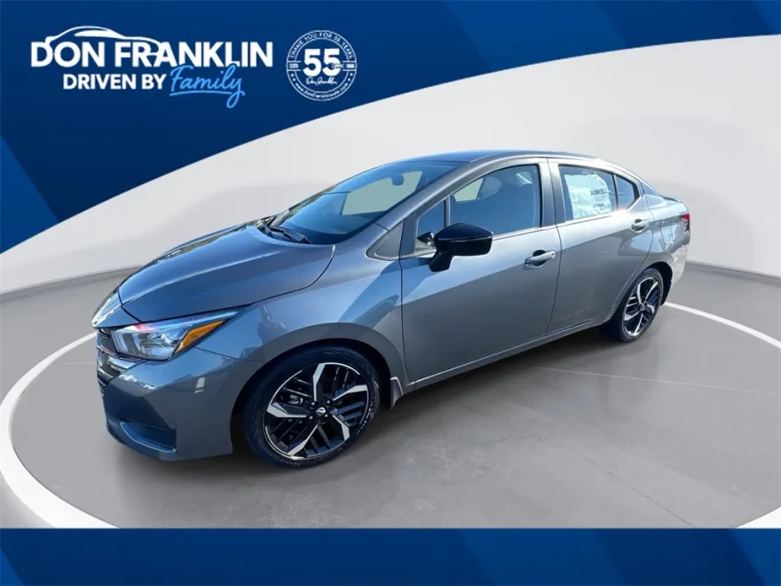 2025 Nissan Versa 1.6 SR photo 1