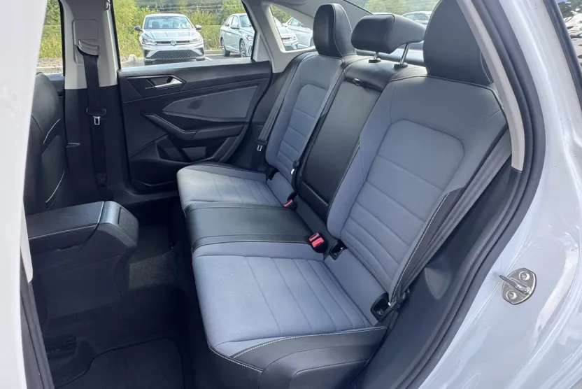2025 Volkswagen Jetta SE photo 1