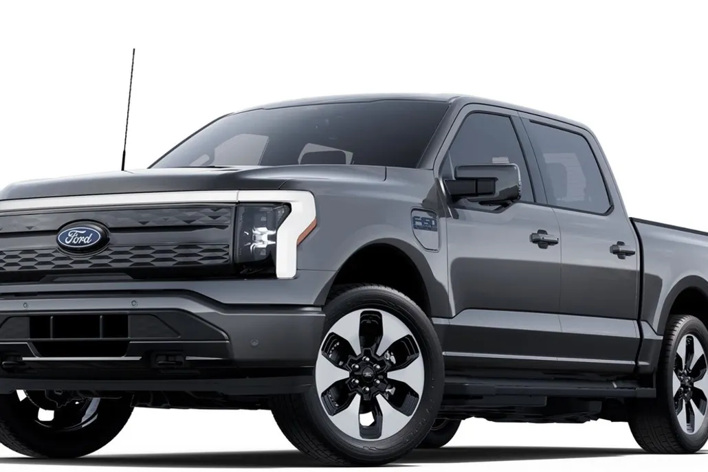 2025 Ford F-150 Lightning Platinum photo 1