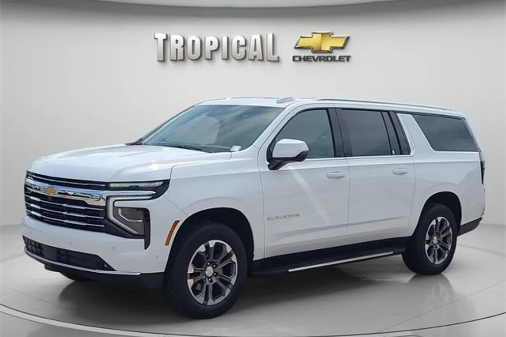 2025 Chevrolet Suburban LT photo 1