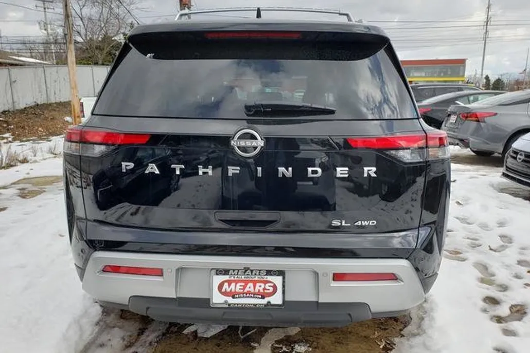 2025 Nissan Pathfinder SL photo 1