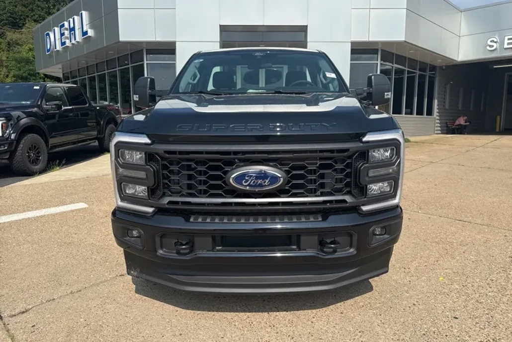 2025 Ford F-350 XL photo 1