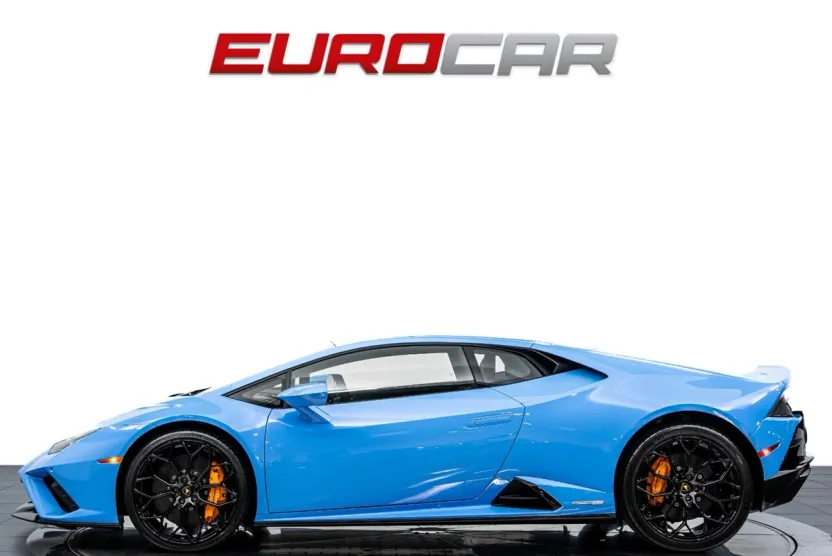 2023 Lamborghini Huracan Evo Coupe photo 1