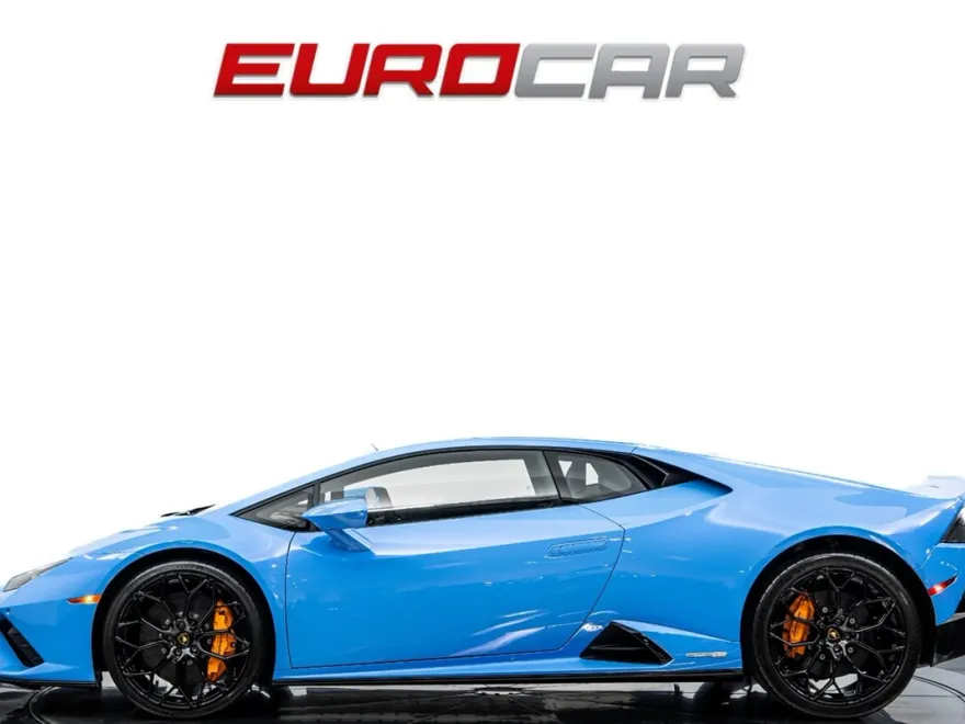 2023 Lamborghini Huracan Evo Coupe photo 1