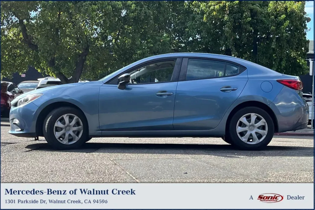 2015 Mazda Mazda3 i SV photo 1