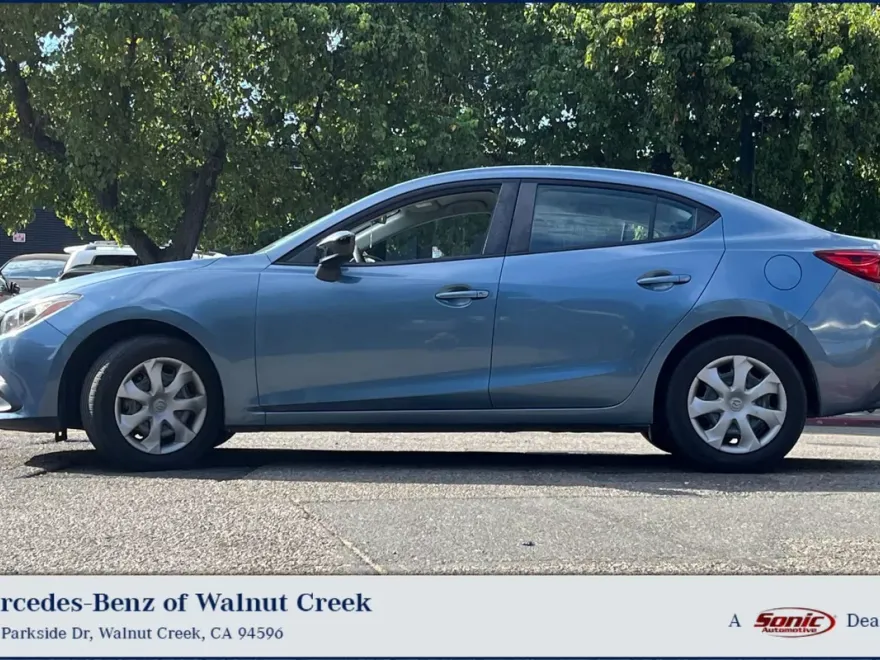 2015 Mazda Mazda3 i SV photo 1