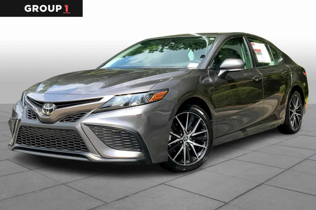 2024 Toyota Camry SE photo 1