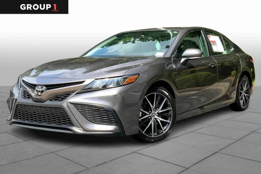 2024 Toyota Camry SE photo 1