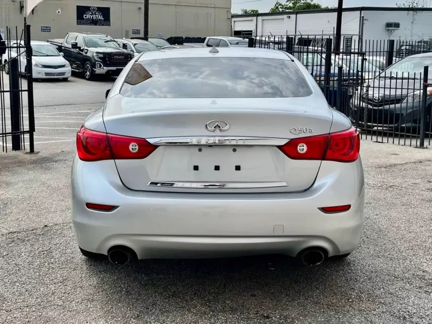 2015 Infiniti Q50 3.7 photo 1