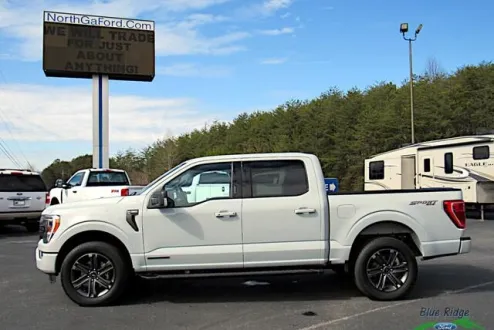 2023 Ford F-150 XLT photo 2
