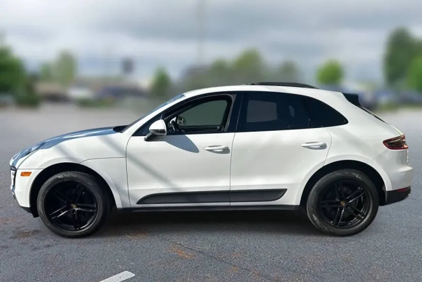 2017 Porsche Macan photo 1