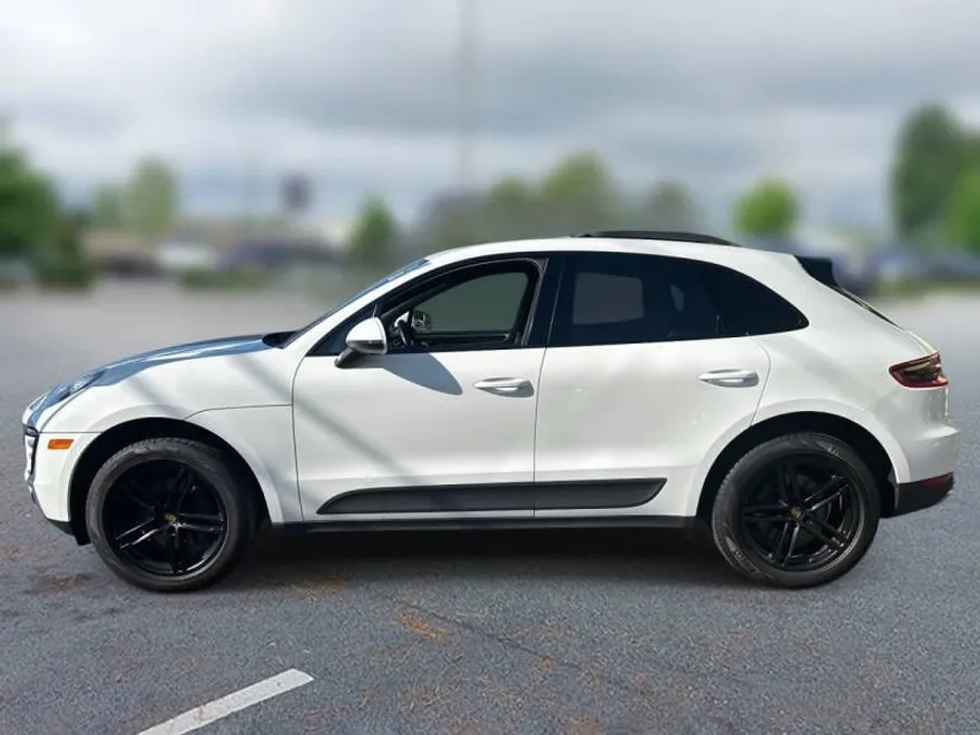 2017 Porsche Macan photo 1