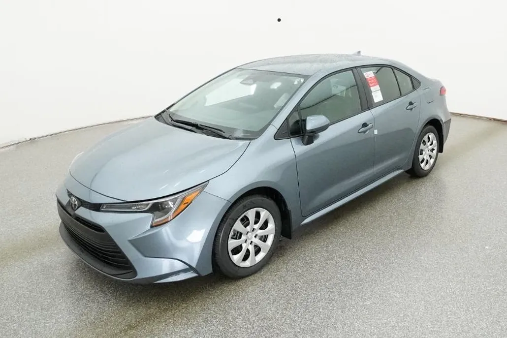 2026 Toyota Corolla LE photo 1