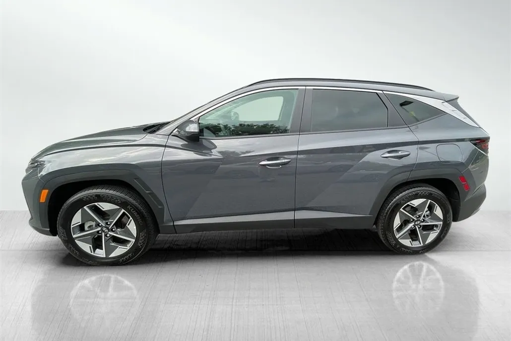 2025 Hyundai Tucson SEL photo 1