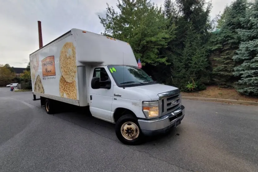 2014 Ford E-350 photo 1