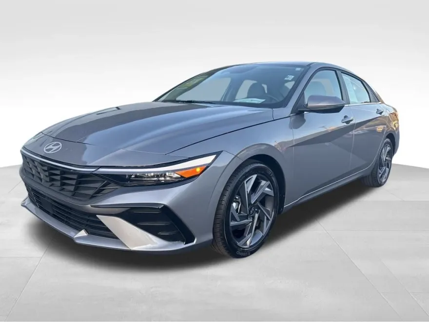 2025 Hyundai Elantra Limited photo 1