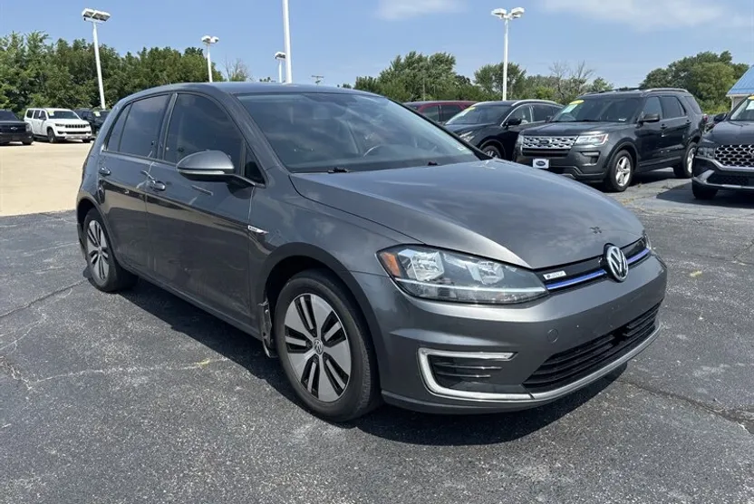 2019 Volkswagen e-Golf SE photo 1