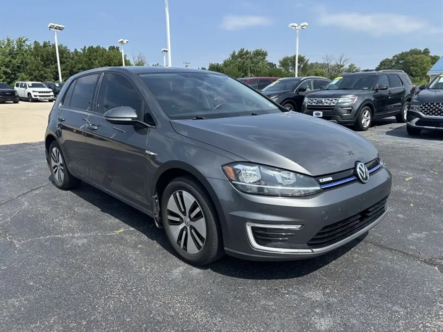 2019 Volkswagen e-Golf SE photo 1