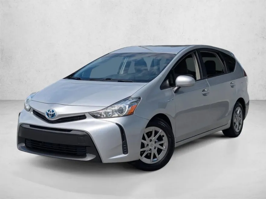 2017 Toyota Prius V Two photo 1