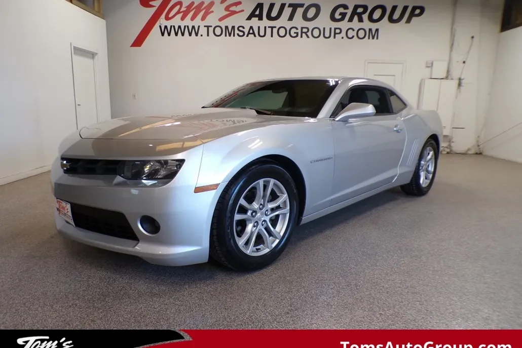 2015 Chevrolet Camaro 1LT photo 1