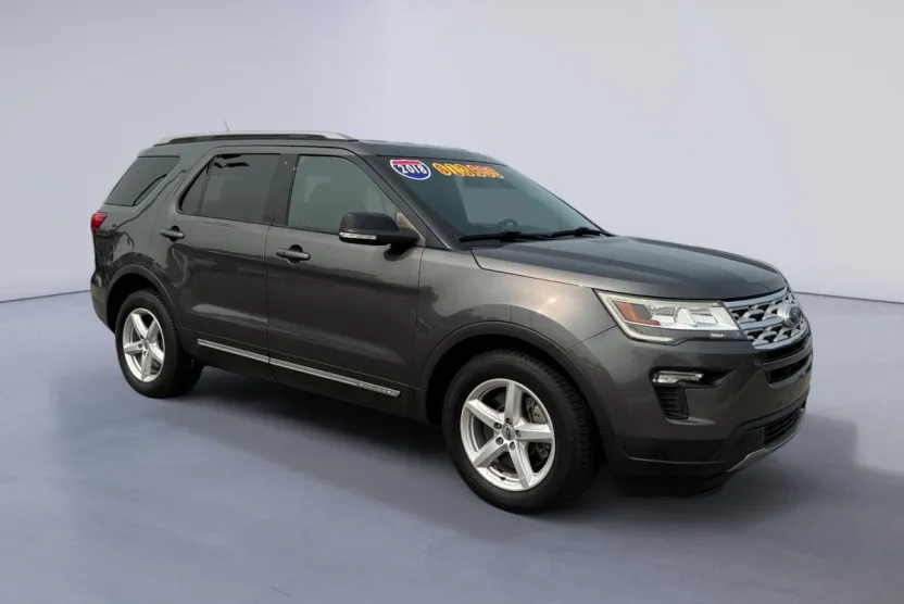 2018 Ford Explorer XLT photo 1
