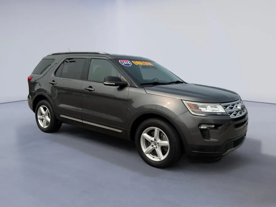 2018 Ford Explorer XLT photo 1