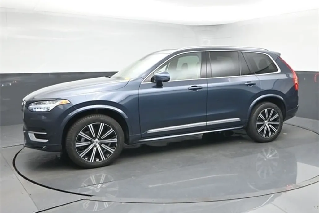 2024 Volvo XC90 B5 Plus photo 1