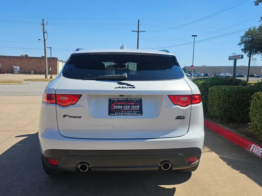 2017 Jaguar F-PACE Premium photo 1