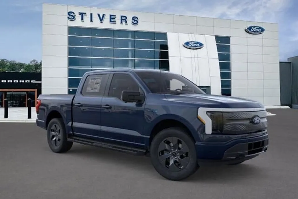 2025 Ford F-150 Lightning photo 1