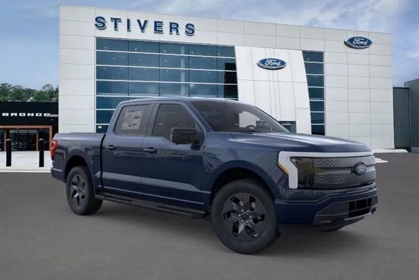 2025 Ford F-150 Lightning photo 1
