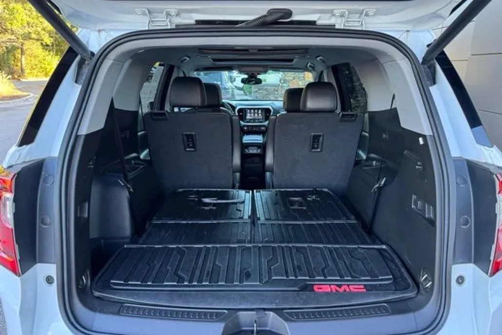 2023 Gmc Acadia SLT photo 1