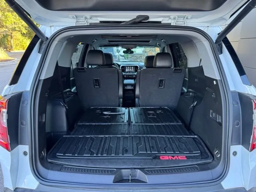 2023 Gmc Acadia SLT photo 1