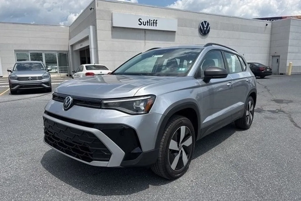 2025 Volkswagen Taos S photo 1