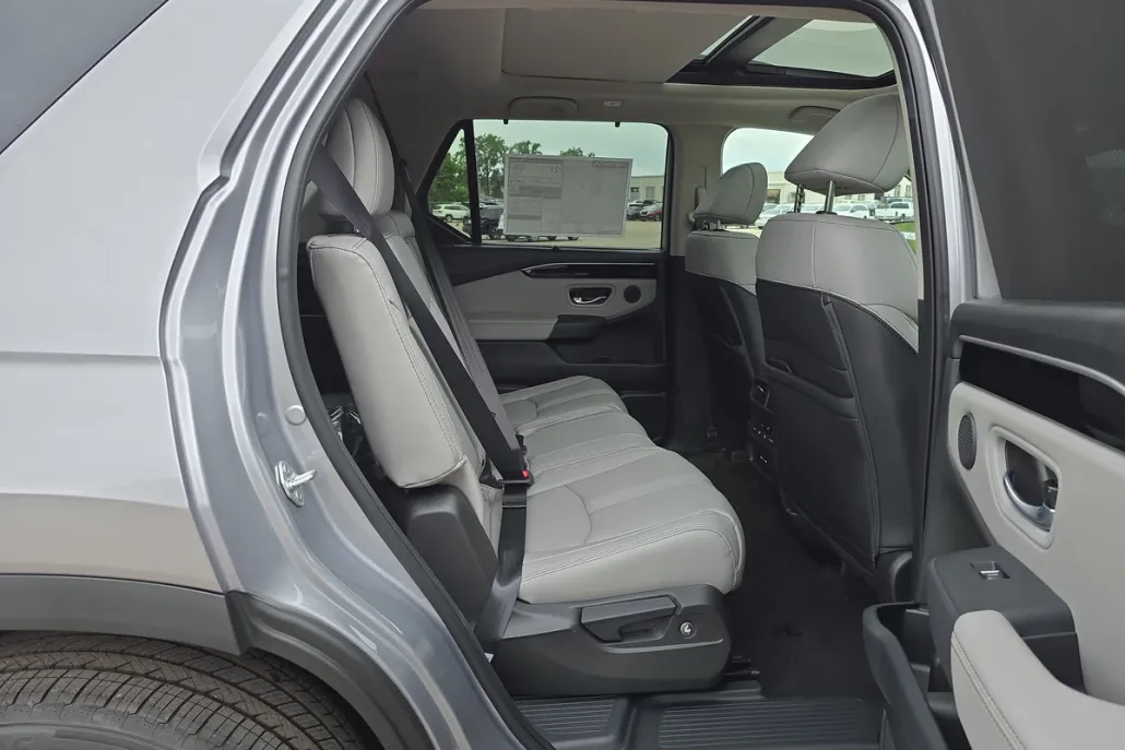 2025 Honda Pilot Touring photo 1